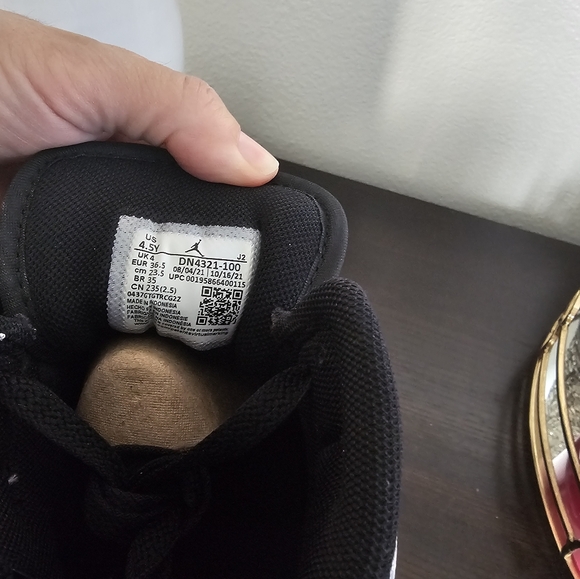 Air Jordan 1 Mid 4.5 Y - Picture 6 of 9